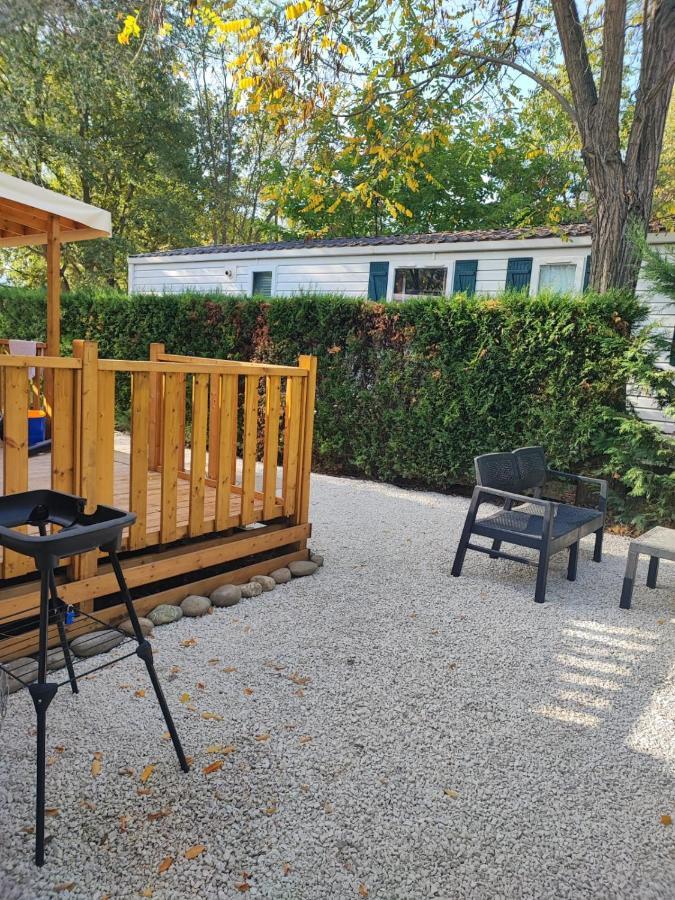 Mobil Home Tout Confort 6 Personnes Climatise Au Pied Du Luberon La Roque d'Antheron Bagian luar foto