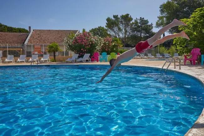 Mobil Home Tout Confort 6 Personnes Climatise Au Pied Du Luberon La Roque d'Antheron Bagian luar foto