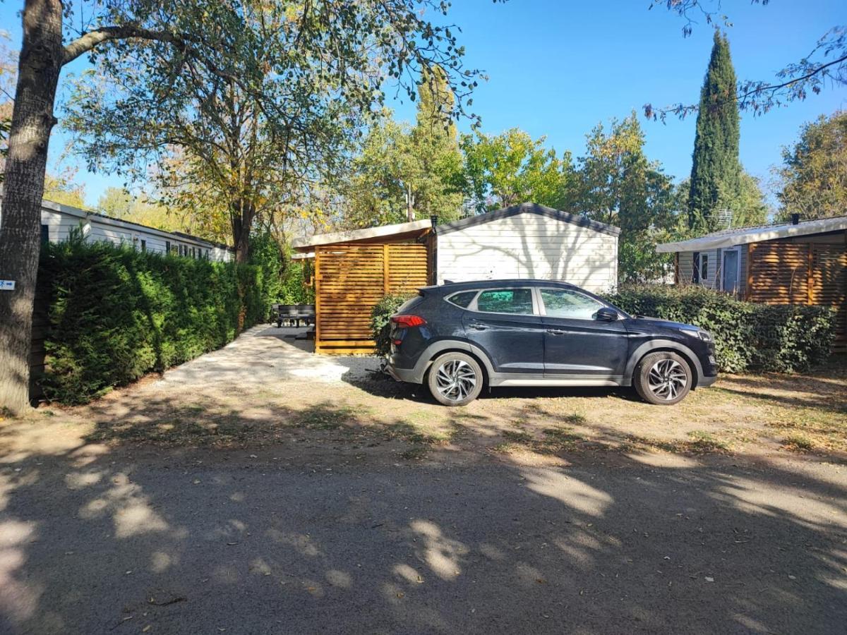 Mobil Home Tout Confort 6 Personnes Climatise Au Pied Du Luberon La Roque d'Antheron Bagian luar foto