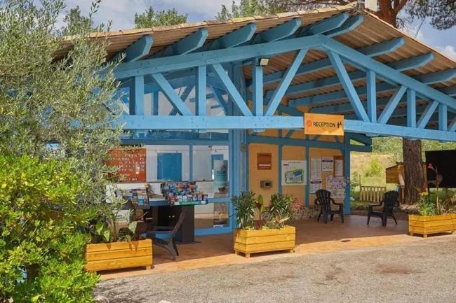 Mobil Home Tout Confort 6 Personnes Climatise Au Pied Du Luberon La Roque d'Antheron Bagian luar foto