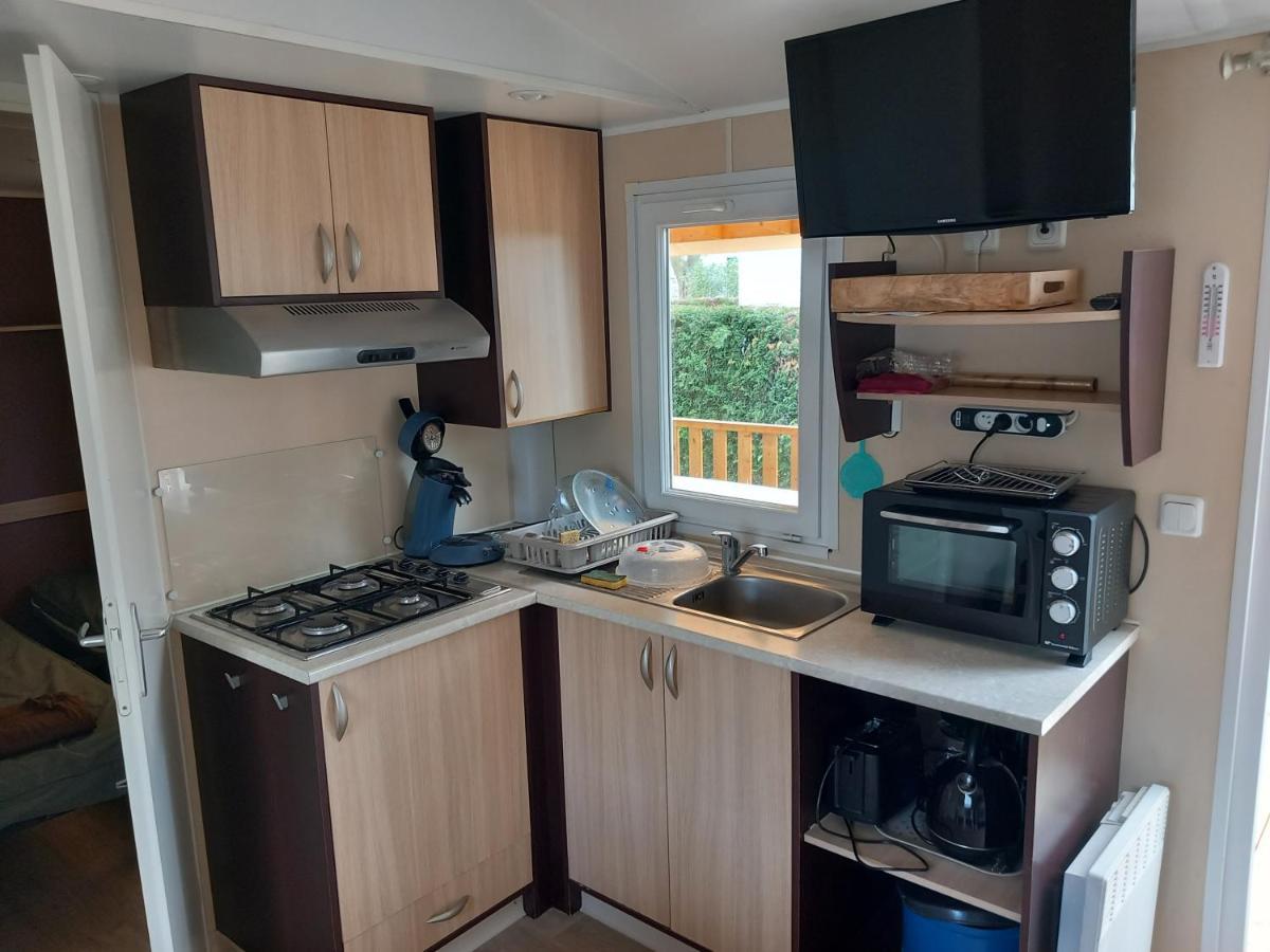 Mobil Home Tout Confort 6 Personnes Climatise Au Pied Du Luberon La Roque d'Antheron Bagian luar foto