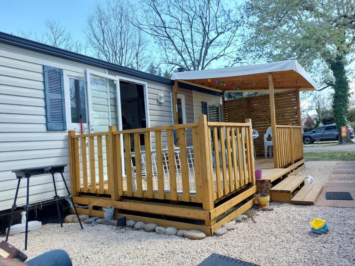 Mobil Home Tout Confort 6 Personnes Climatise Au Pied Du Luberon La Roque d'Antheron Bagian luar foto